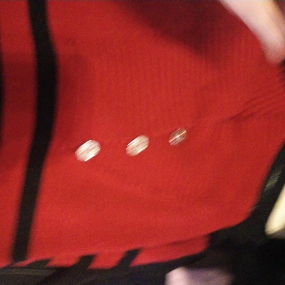 Sweaters - Picture 7 of 7